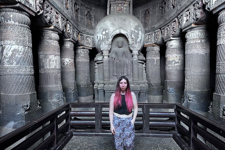 Skip-the-Line: All-Inclusive 2-Day Ajanta and Ellora Private Tour
