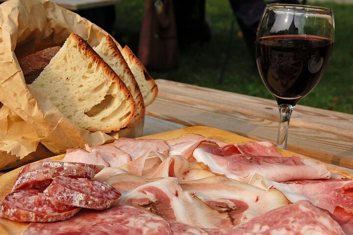 Wine Experience in farm vineyard & winery from Montecatini