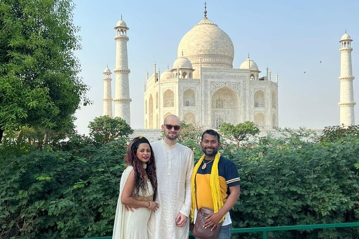 Taj Mahal Skip-the-Line Guided Tour with Optional Add-ons