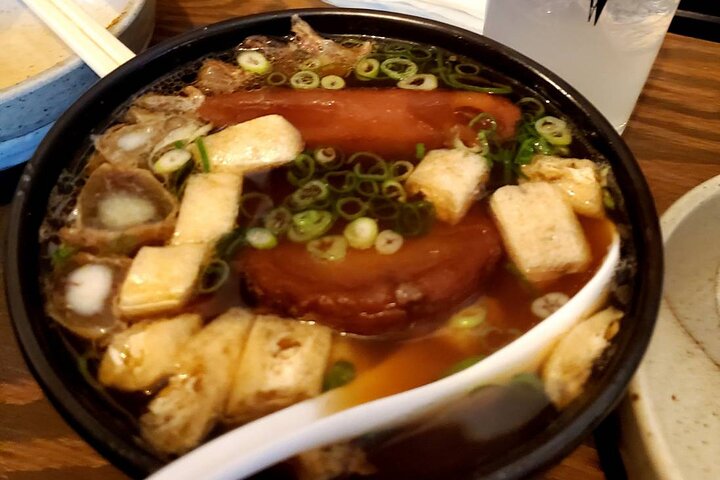 Hungry Osaka Street Food Tour:15 Tastings & 3 Drinks with a Local