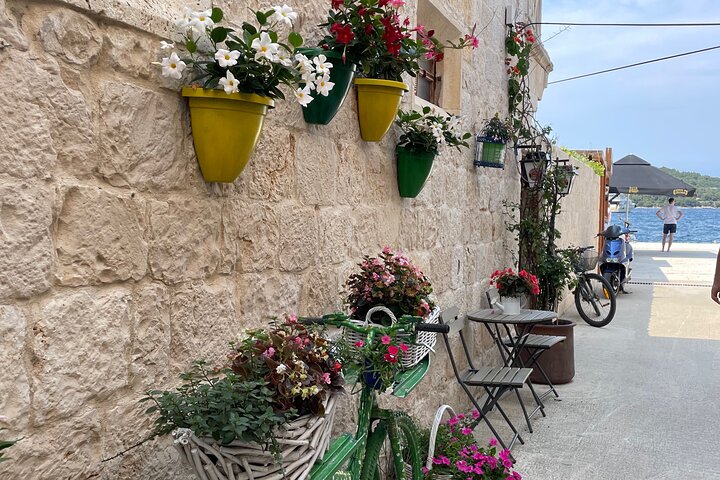 Blue Cave and Town Hvar with 5 Island Boat Tour