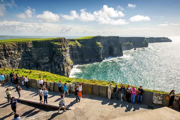 Private Cliffs of Moher Tour Small Group from Ennis, Shannon