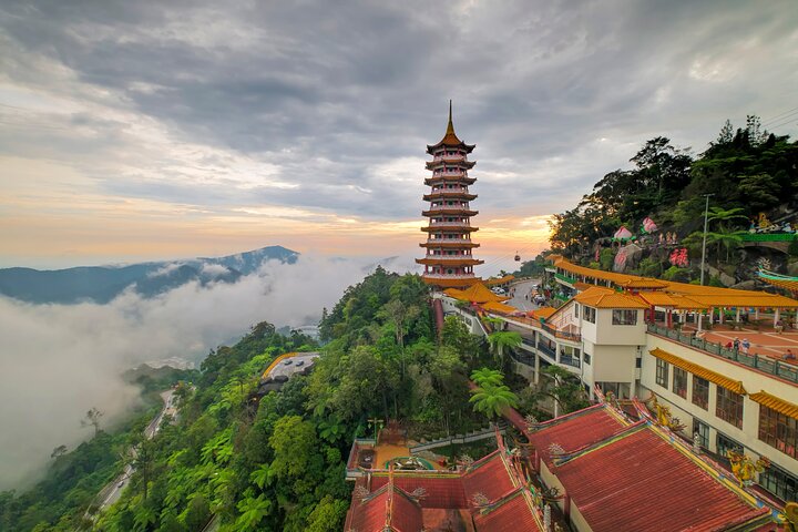 Private Genting Highlands & Batu Caves Trip with Cable Car Ticket