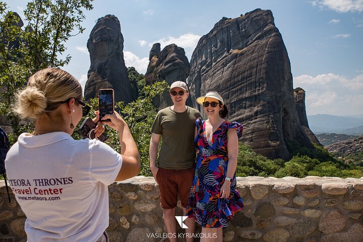 Majestic Sunset Meteora Tour with Local Guide
