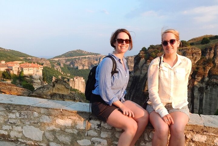 Majestic Sunset Meteora Tour with Local Guide