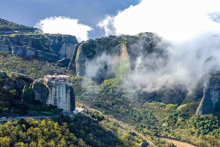 Meteora Panoramic Morning Small Group Tour with Local Guide