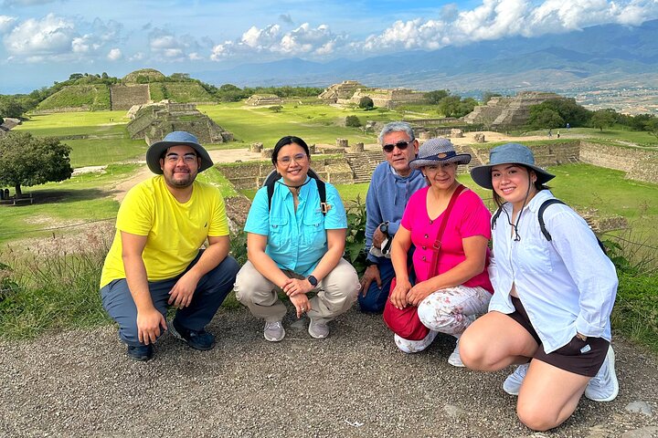 Private Tour: Monte Albán, Hierve el Agua, Teotitlán and Mezcal