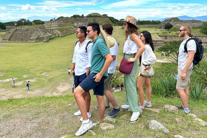 Private Tour: Monte Albán, Hierve el Agua, Teotitlán and Mezcal