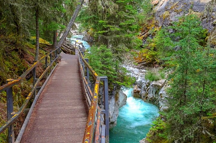 Private Customizable Banff Tour Lake Louise-Moraine 6 More Sights