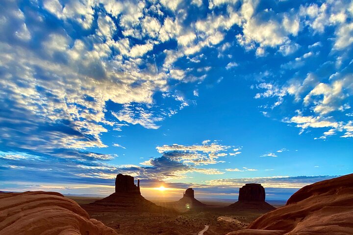 Sunrise Tour of Monument Valley