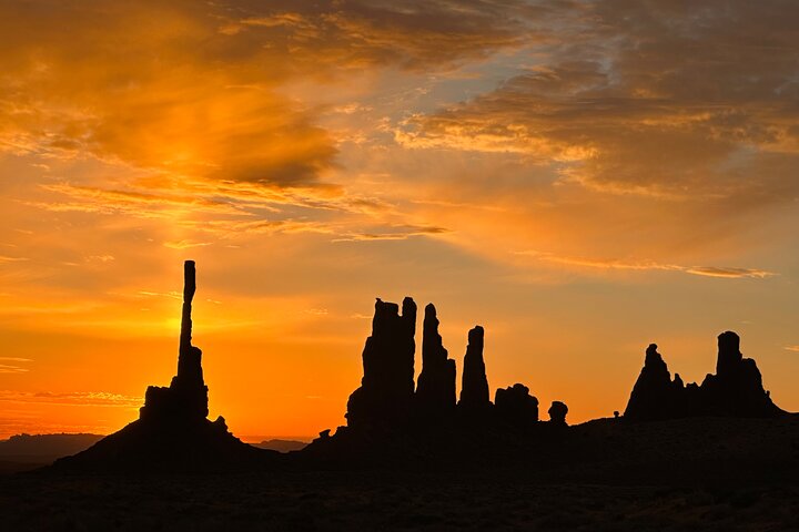 Sunrise Tour of Monument Valley