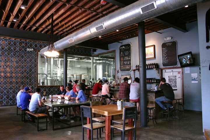 Private Tour of St. Louis's Iconic BBQ Joints & Breweries