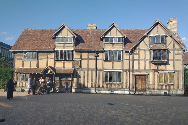 The WalkTalkShow.co.uk - Guided Tour of Stratford upon Avon