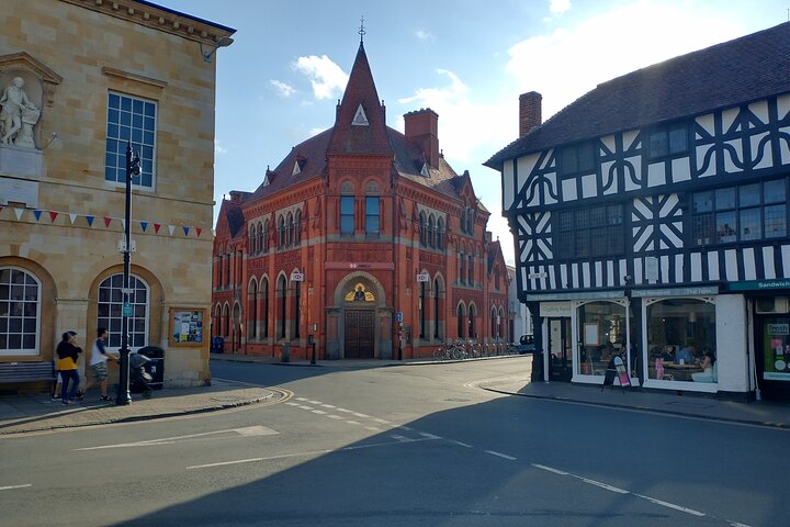 The WalkTalkShow.co.uk - Guided Tour of Stratford upon Avon