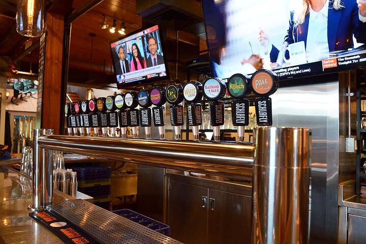 Private Tour of St. Louis's Iconic BBQ Joints & Breweries