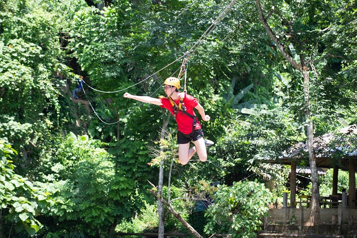 Vang Vieng Tour A - Blue lagoon 3 with Caves and Zipline