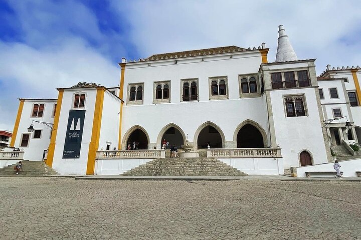 Sintra Private Tour with Tickets: Pena Palace & Moorish Castle