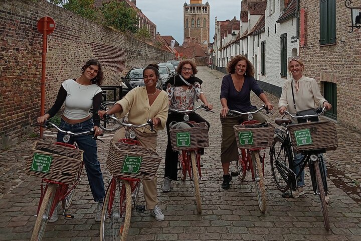 Bruges Guided Retro Biketour: Highlights, Hidden Gems & Tasting