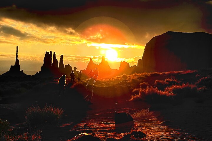 Sunrise Tour of Monument Valley