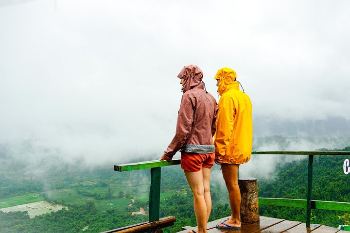 Vang Vieng Tour B - Nam Xay Viewpoint Hike & Blue Lagoon 1 Tour