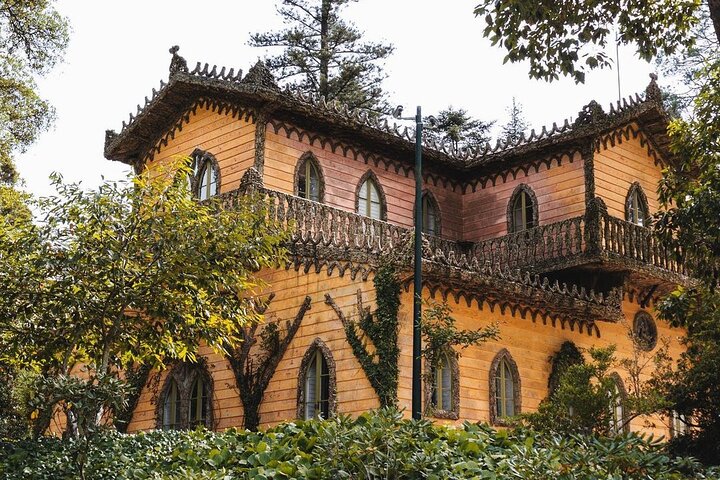 Sintra Private Tour with Tickets: Pena Palace & Moorish Castle