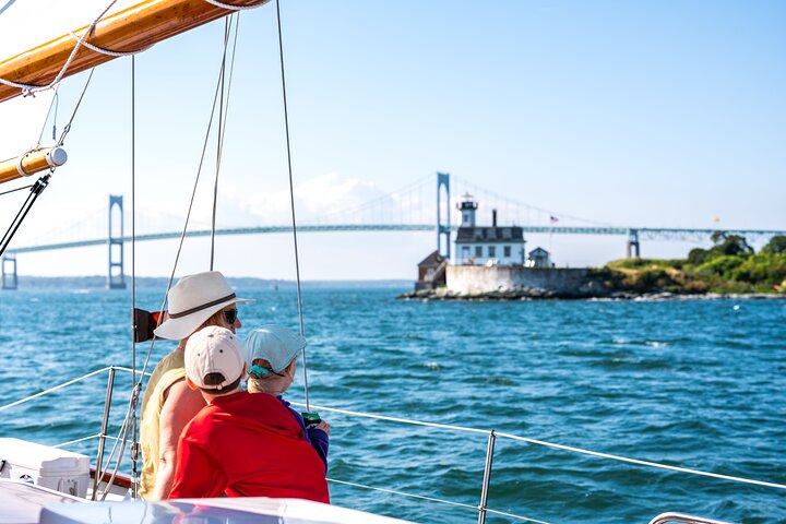 Newport Sightseeing Day Sailing Experience on Schooner Adirondack