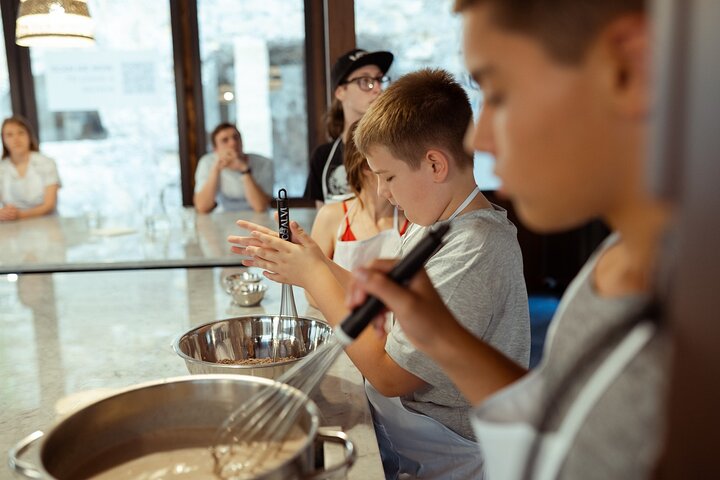 Palermo Pizza & Gelato Cooking Class with Meal & Wine