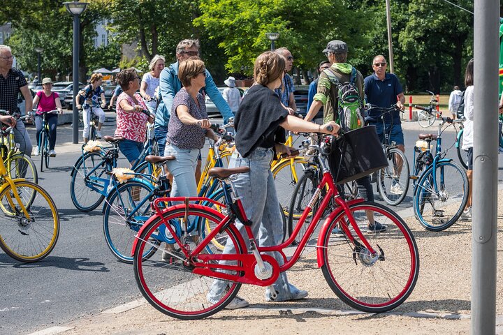 Copenhagen Highlights 3 Hour Bike Tour with local Guide