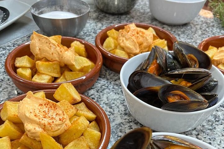Real Paella Cooking Class – Market Visit & Sangría Workshop