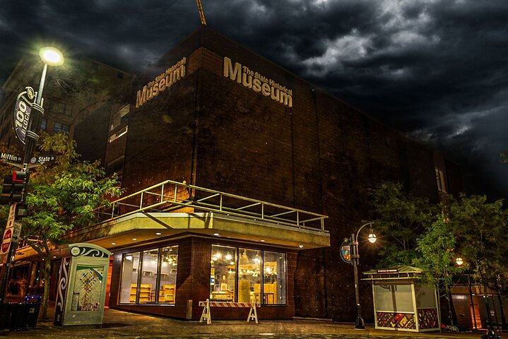 Murmurs of Mourning & Murder: Madison Ghost Tour