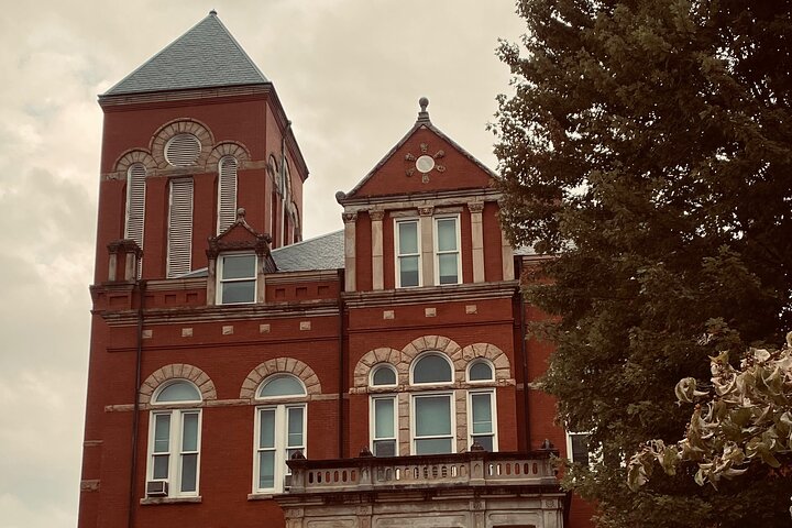 Guided Ghost Walking Tour Through Historic Fayetteville
