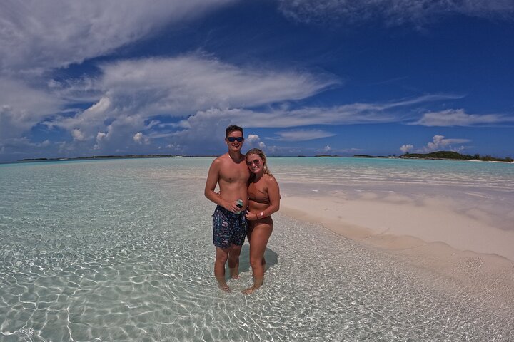 Exuma Island Hopping Swimming Pigs Tour with Lunch from Nassau