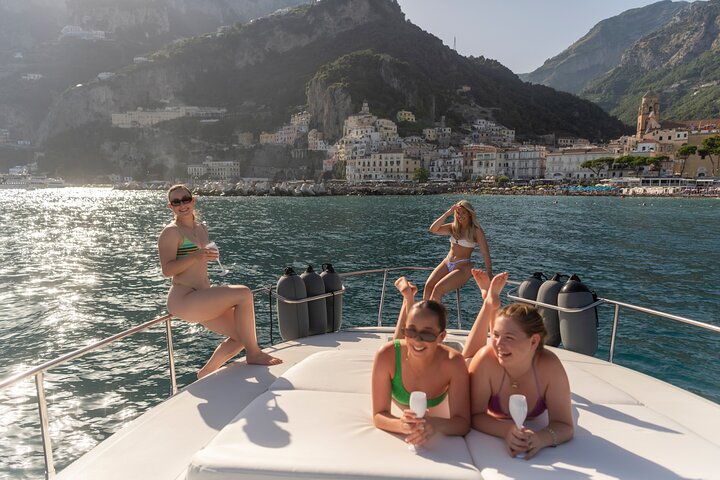 Amalfi Coast & Positano: Boat Tour Caves Snorkeling & Drink