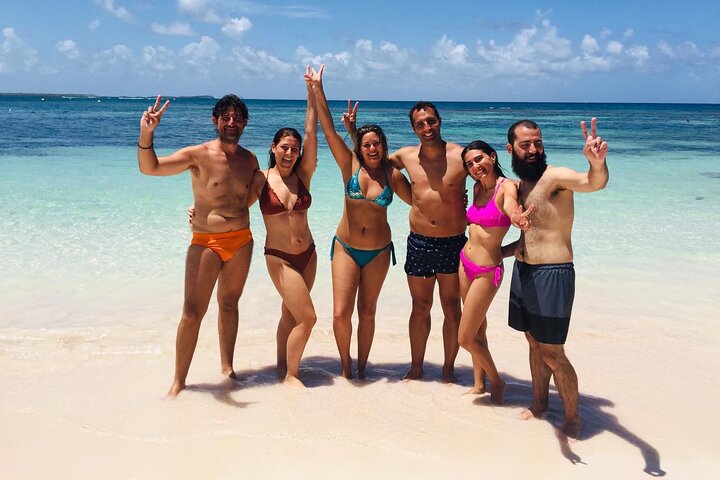 6h Ultimate Antigua Tour: Stingray City, Beach & Local Lunch