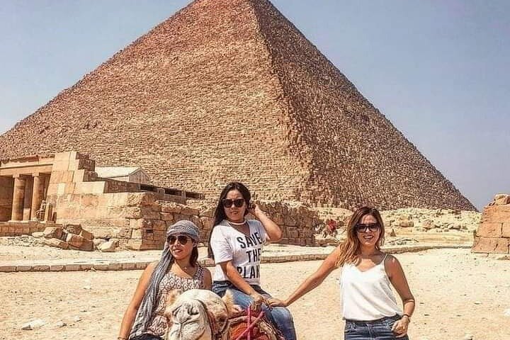 Private Guided Tour Giza pyramids, Sphinx with an Egyptologist
