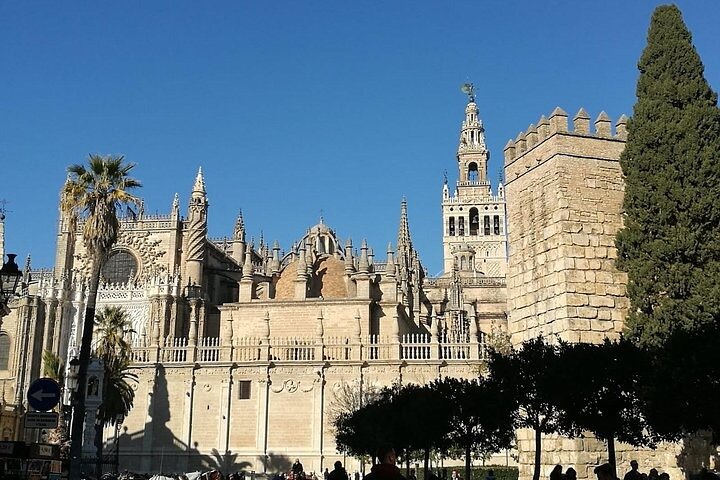 Alcazar and Cathedral of Seville Tour with Skip the Line Tickets