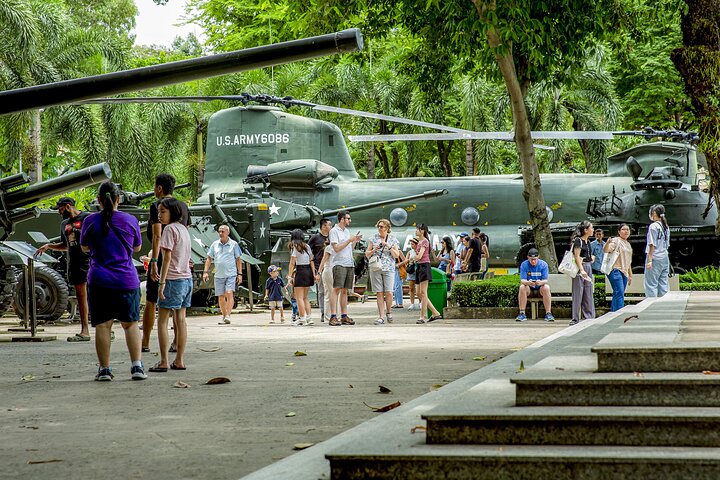 Small-group Saigon City Tour: 4-Hour Must-see Iconic Landmarks