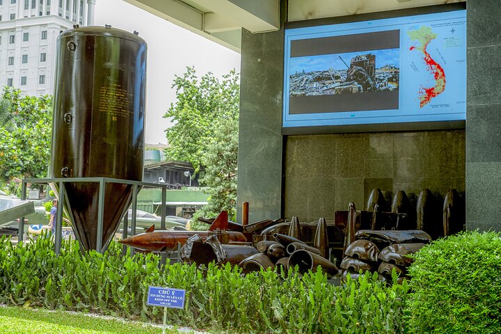 Small-group Saigon City Tour: 4-Hour Must-see Iconic Landmarks