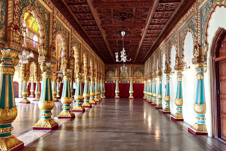 Private tour of Mysore by tourism ministry approved company