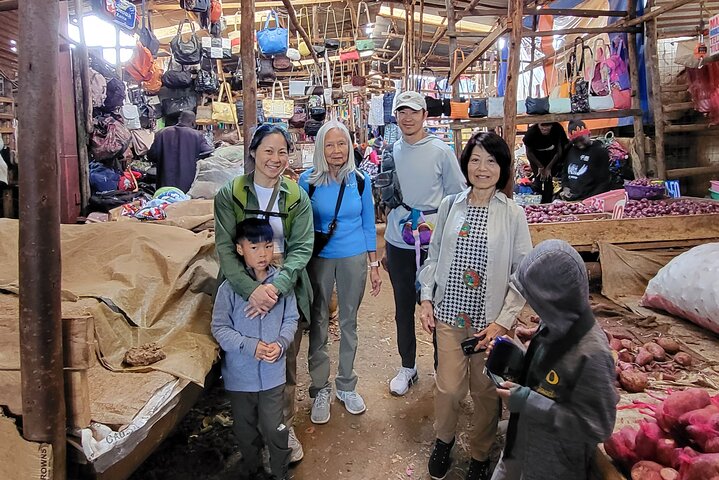 Traditional Kenyan Cooking Class & Local Market Tour