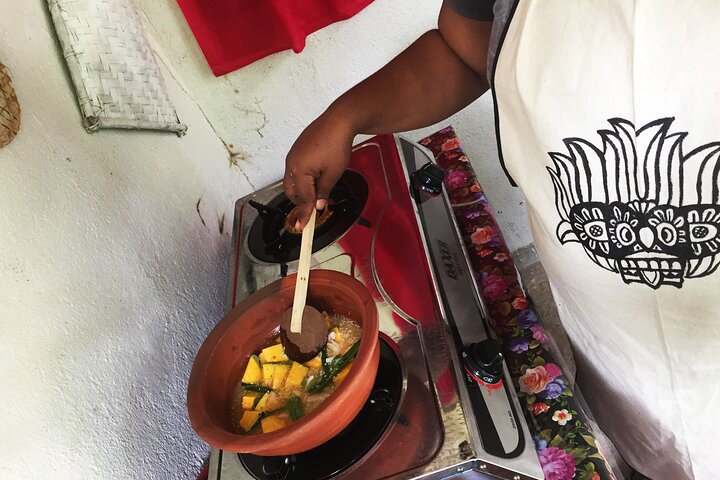 Sri Lankan cooking class with Nilu Kandy( FREE PICKUP & Drop)