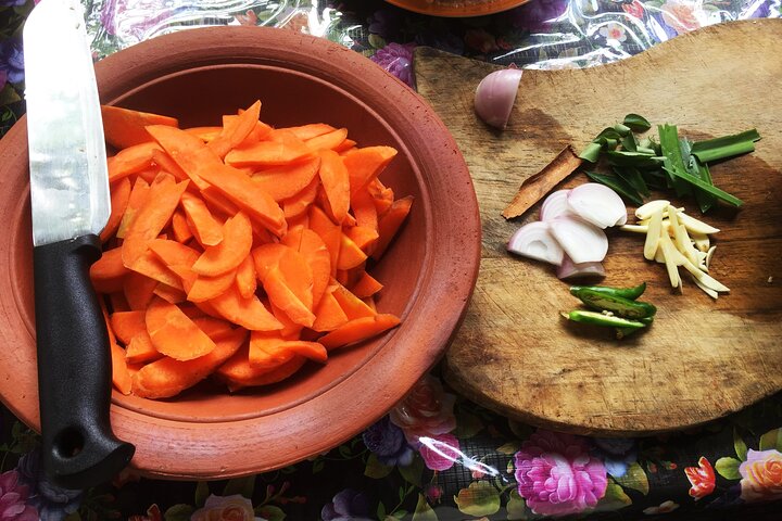Sri Lankan cooking class with Nilu Kandy( FREE PICKUP & Drop)