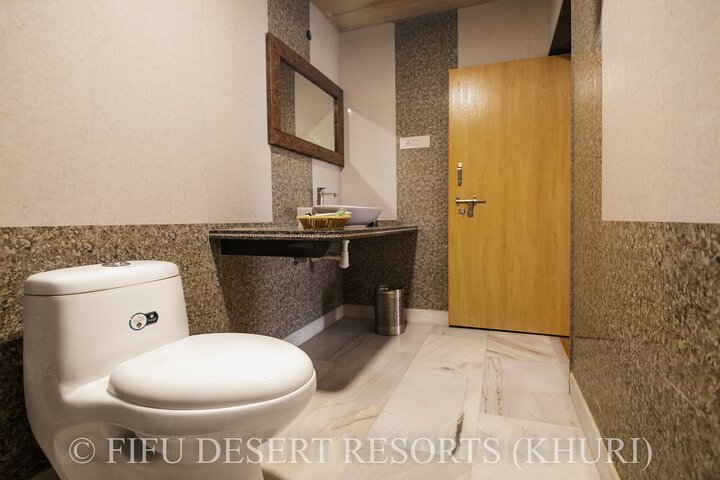 A Night in Thar Desert – Unforgettable Luxury Camel Safari