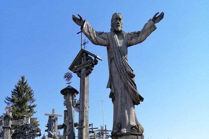 2 countries! Hill of Crosses, Rundale Palace and Bauska castle