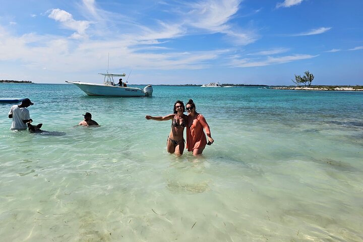 Nassau 3-stops: Snorkeling, Swimming Pigs, Turtles & Lunch
