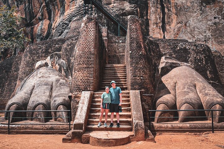 From Colombo: Sigiriya and Dambulla Day Trip and Safari