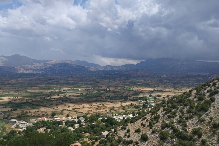 Knossos & lasithi plateau villages,Zeus's cave&olive oil Mill