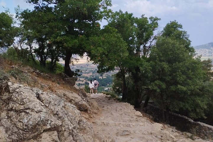 Knossos & lasithi plateau villages,Zeus's cave&olive oil Mill
