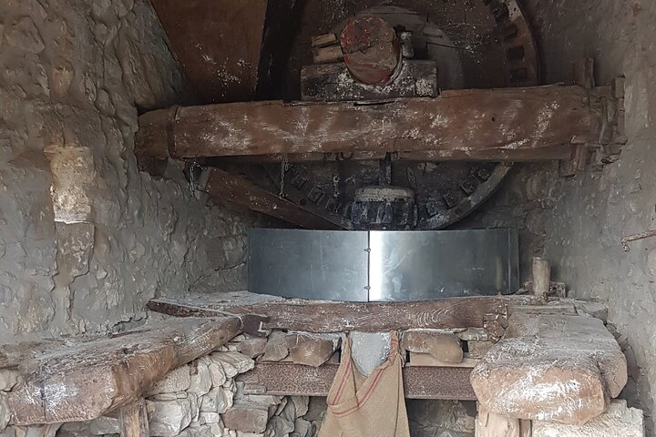 Knossos & lasithi plateau villages,Zeus's cave&olive oil Mill