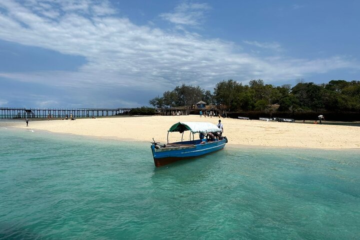A Half Day Private Prison Island Tour